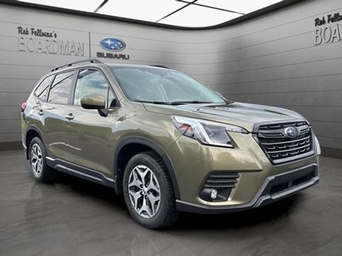 Used 2024 Subaru Forester Premium AWD/4WD image 2