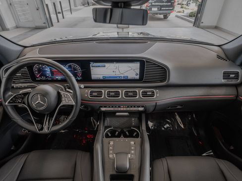 Certified 2025 Mercedes-Benz GLE 450e 4MATIC image 8