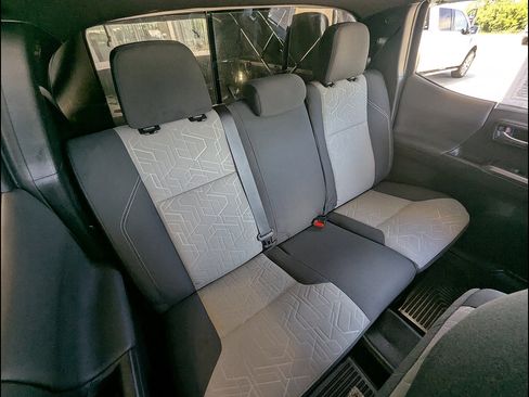 Used 2024 Nissan Frontier S w/ Technology Package AWD/4WD image 21