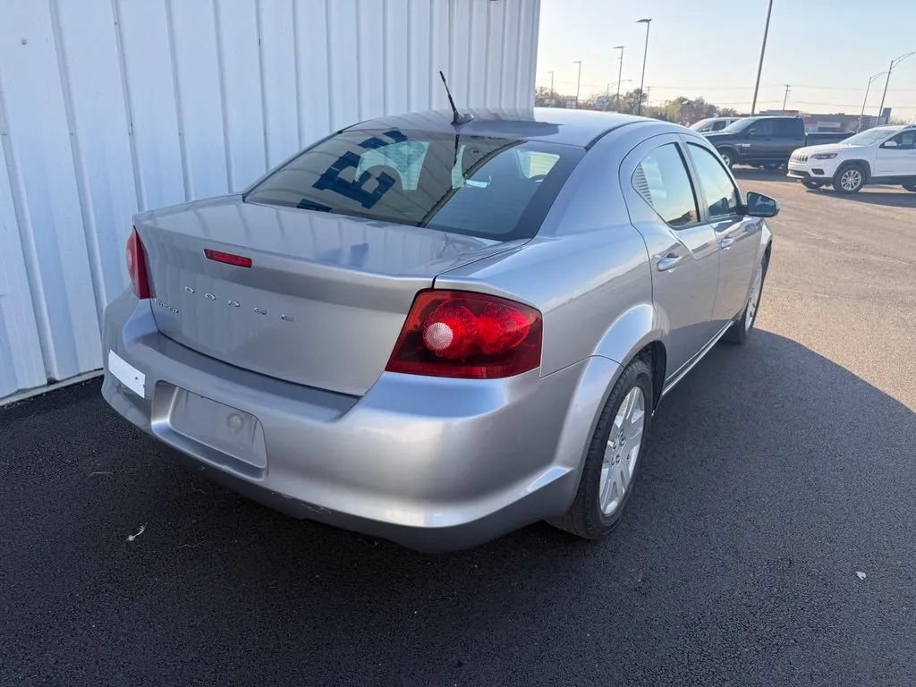 Used 2013 Dodge Avenger SE FWD image 8