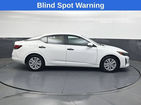 Used 2025 Nissan Sentra S FWD image 3