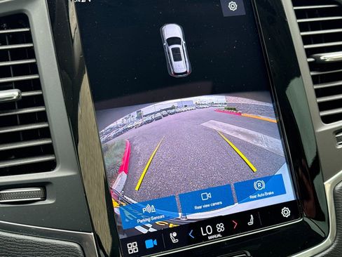 Used 2023 Volvo XC90 B6 Core w/ Climate Package image 22