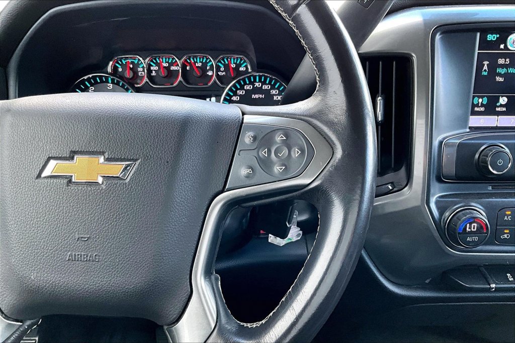 Used 2018 Chevrolet Silverado 1500 LT w/ LT Eassist Package AWD/4WD image 18