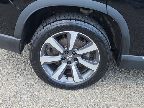 Certified 2023 Honda Pilot Touring image 9
