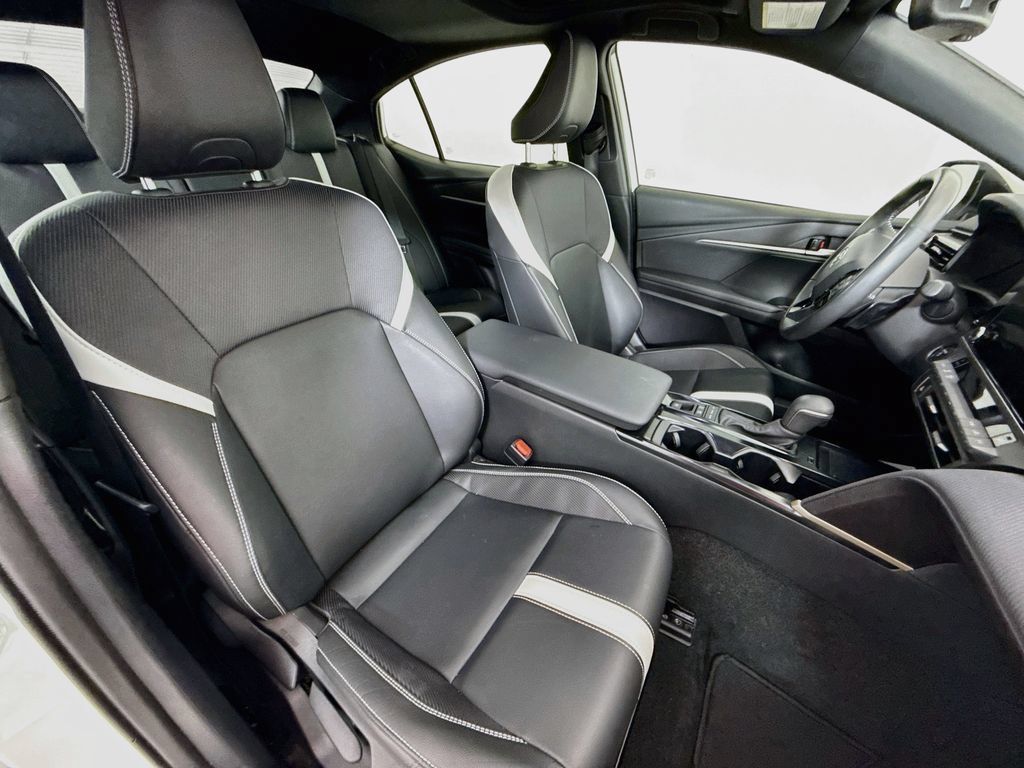 Used 2025 Toyota Camry SE w/ Convenience Package FWD image 27