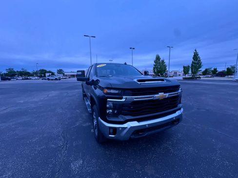 Used 2025 Chevrolet Silverado 3500 LT w/ All Star Edition RWD image 3