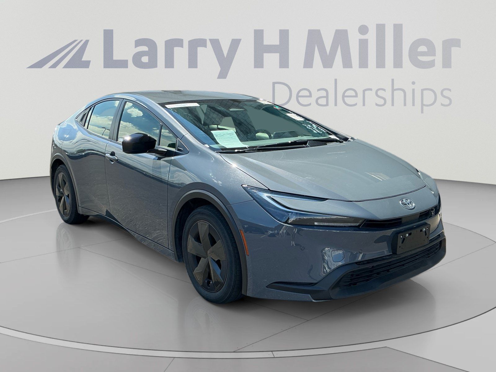 Certified 2025 Toyota Prius LE FWD image 7