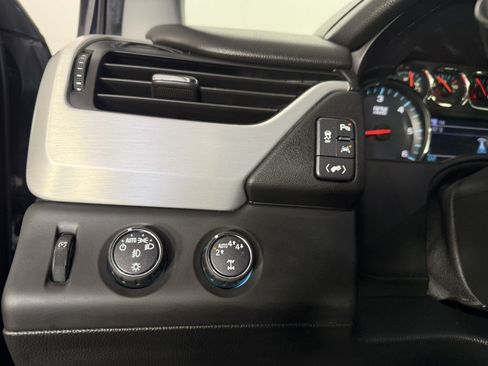 Used 2018 GMC Yukon SLT AWD/4WD image 25
