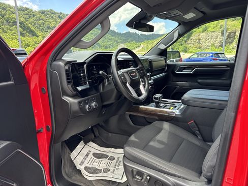 Used 2025 GMC Sierra 1500 Elevation AWD/4WD image 11