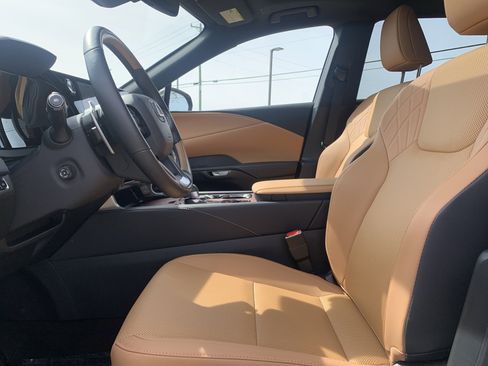 Used 2025 Lexus RX 350 Premium w/ Accessory Package (Z1) image 16