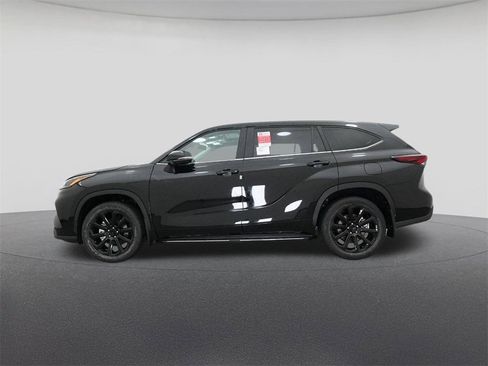 New 2026 Toyota Highlander XLE image 19