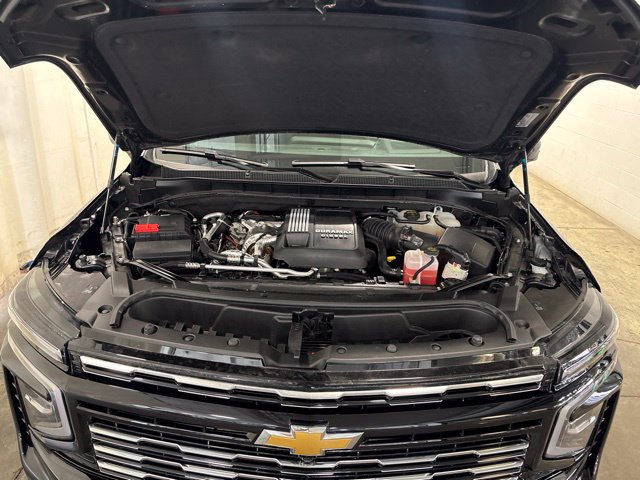 Used 2026 Chevrolet Tahoe High Country AWD/4WD image 8