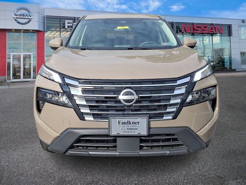 Certified 2025 Nissan Rogue SV image 2