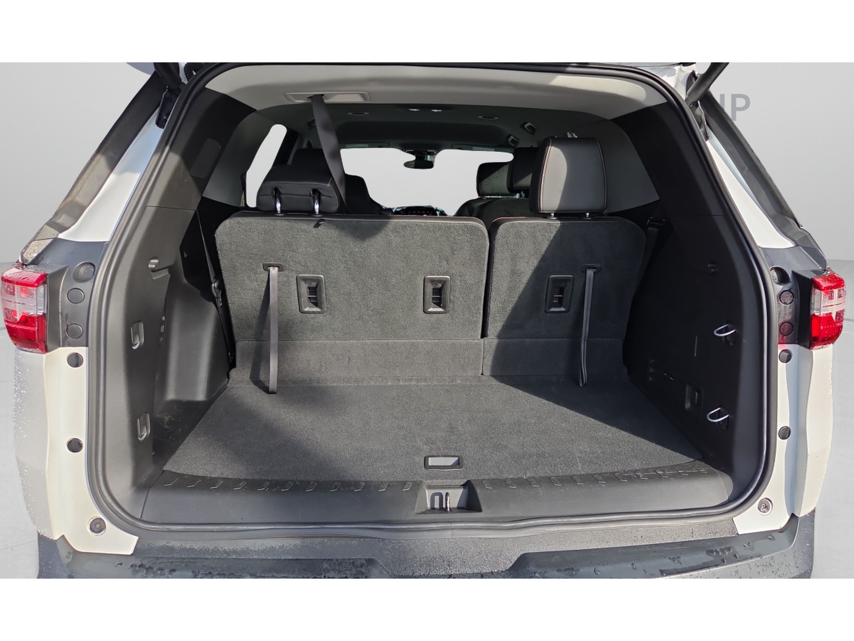Used 2020 Chevrolet Traverse LT FWD image 13