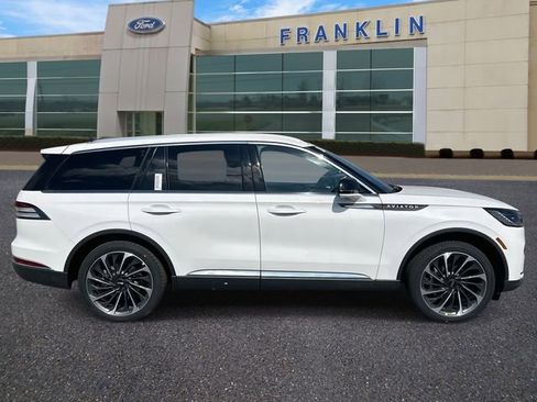 New 2026 Lincoln Aviator Reserve image 8