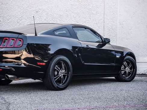 Used 2013 Ford Mustang GT Premium image 52