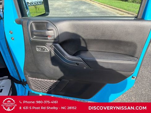 Used 2018 Jeep Wrangler Unlimited Sahara AWD/4WD image 35