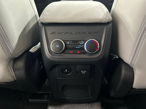New 2026 Ford Explorer Platinum w/ LUX Leather Package AWD/4WD image 30