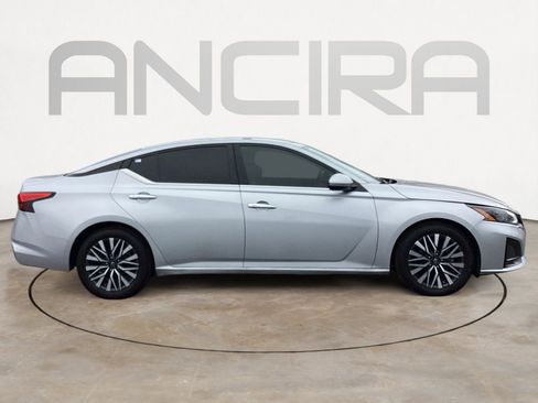 Used 2023 Nissan Altima 2.5 SV image 15