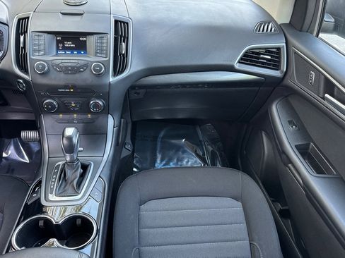 Used 2018 Ford Edge SE FWD image 28