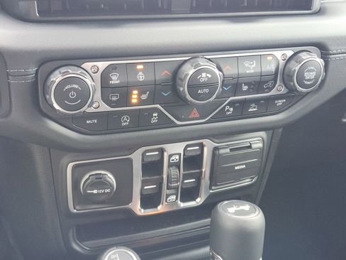 New 2025 Jeep Wrangler Sahara image 18