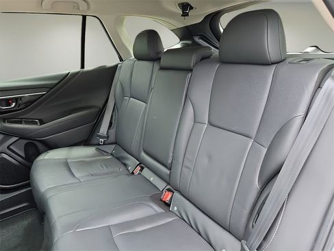 Used 2022 Subaru Outback Limited image 8