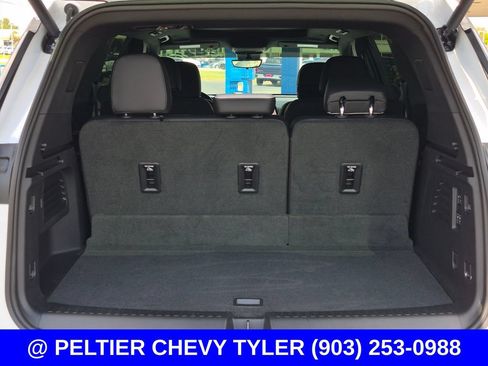 Used 2025 Chevrolet Traverse High Country FWD image 8