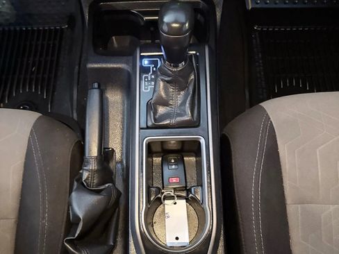 Used 2022 Toyota Tacoma TRD Sport w/ Technology Package image 27