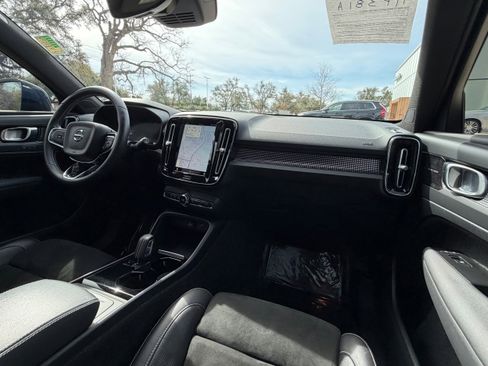 Used 2021 Volvo XC40 P8 Recharge w/ Advanced Package image 13