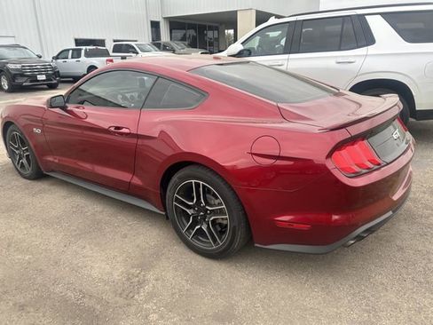 Used 2018 Ford Mustang GT Premium image 3