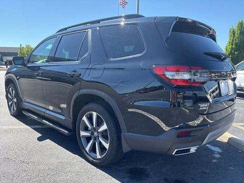 Certified 2025 Honda Pilot Touring image 12
