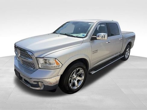 Used 2017 RAM 1500 Laramie w/ Convenience Group AWD/4WD image 33