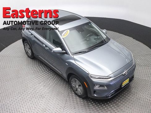 Used 2020 Hyundai Kona Ultimate w/ Cargo Package FWD image 3