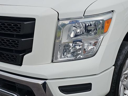 Used 2021 Nissan Titan SV w/ SV Convenience Package RWD image 31