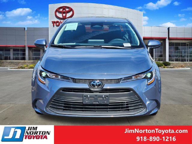 Used 2026 Toyota Corolla LE FWD image 2