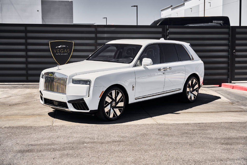 Used 2025 Rolls-Royce Cullinan AWD/4WD image 5