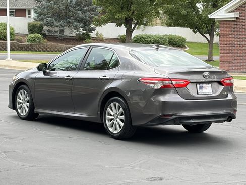 Used 2020 Toyota Camry LE FWD image 4