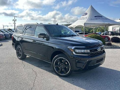 Certified 2024 Ford Expedition Limited RWD image 2