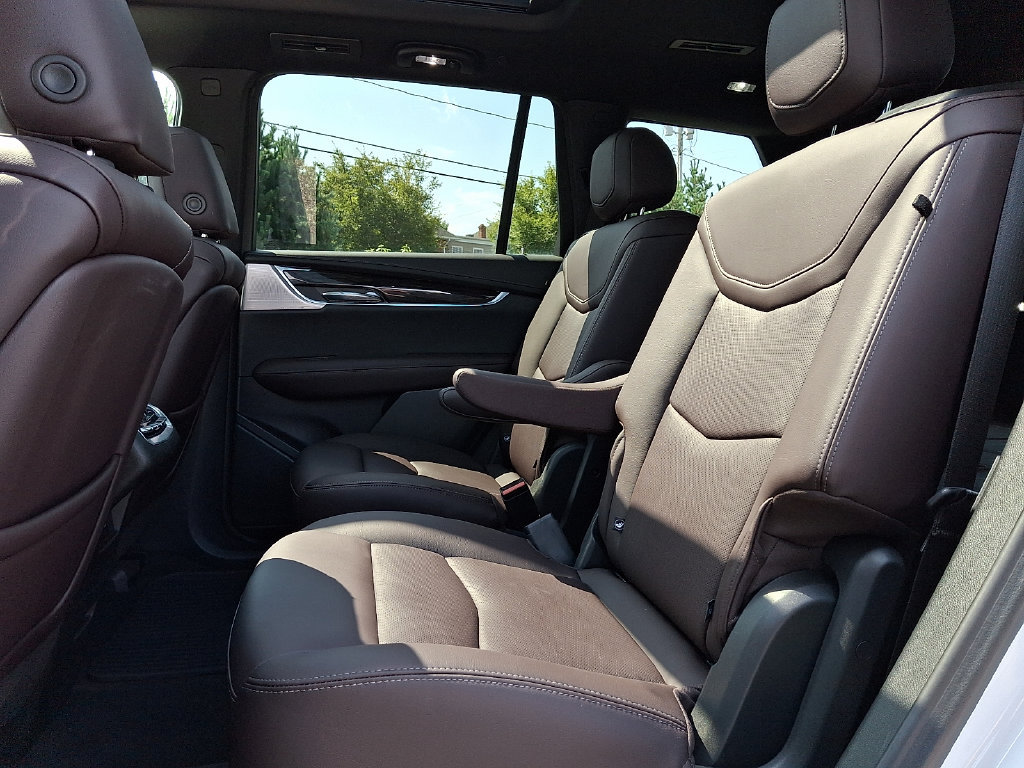Used 2024 Cadillac XT6 Premium Luxury AWD/4WD image 13