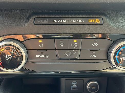 Used 2021 Ford Escape SE image 24