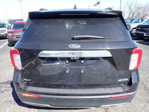 Used 2023 Ford Explorer XLT w/ Equipment Group 202A image 7