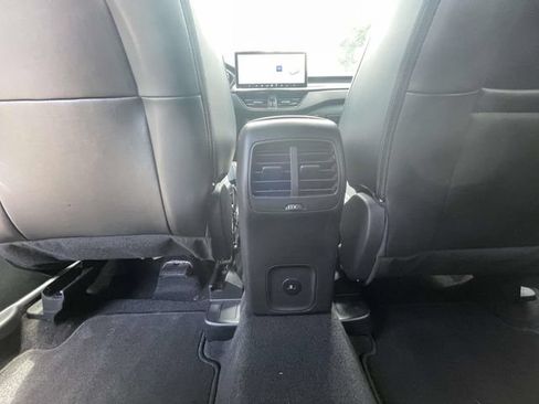 Certified 2025 Ford Escape ST-Line w/ Tech Pack #1 AWD/4WD image 18