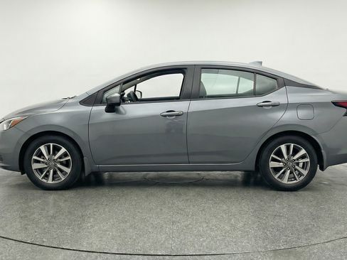 Used 2025 Nissan Versa SV image 5