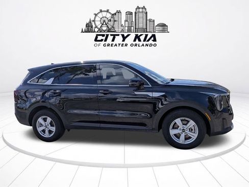 Used 2026 Kia Sorento LX FWD image 7
