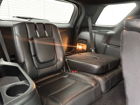 Used 2018 Ford Explorer XLT w/ Equipment Group 202A image 18