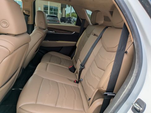 Used 2021 Cadillac XT5 Premium Luxury w/ Platinum Package FWD image 13