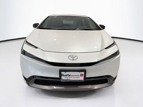 Used 2024 Toyota Prius XLE AWD/4WD image 2