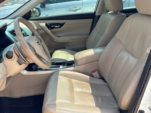 Used 2015 Nissan Altima 3.5 SL FWD image 16