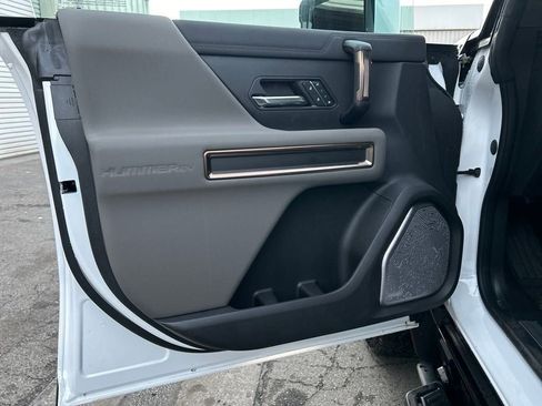 New 2025 GMC Hummer EV 3X w/ Extreme Off-Road Package image 10
