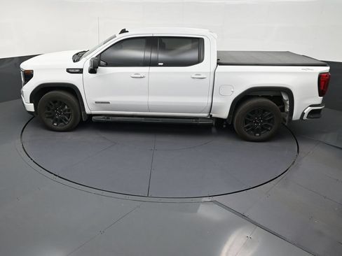 Used 2024 GMC Sierra 1500 Elevation w/ LPO, Elevation Black Package AWD/4WD image 13